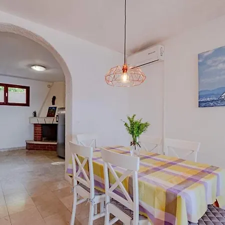 Апартаменты Beachfront Tempera With Seaview *