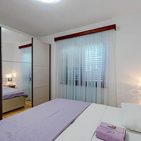 Beachfront Tempera With Seaview *